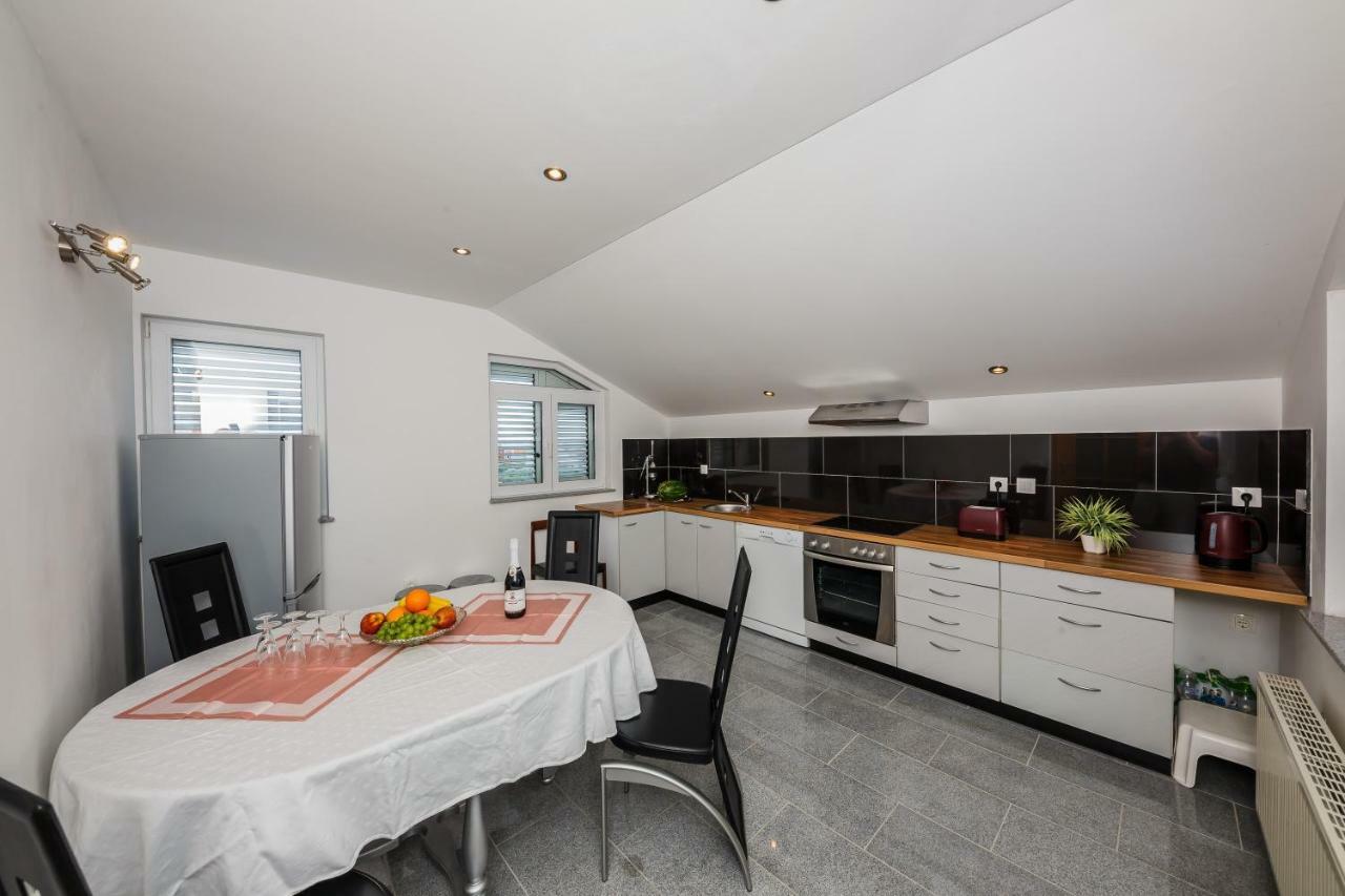 Apartman Lucija Kaštela Kültér fotó