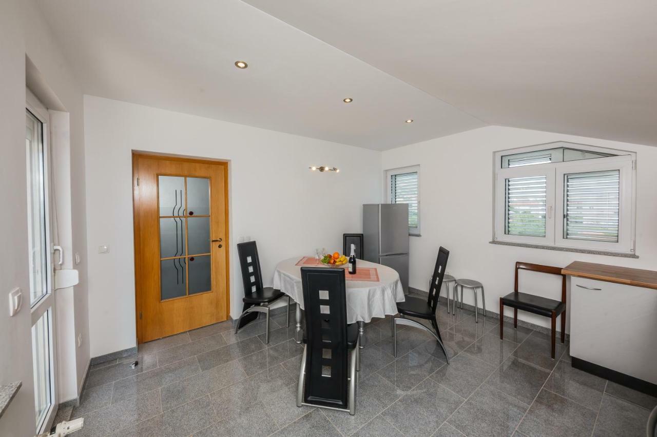 Apartman Lucija Kaštela Kültér fotó