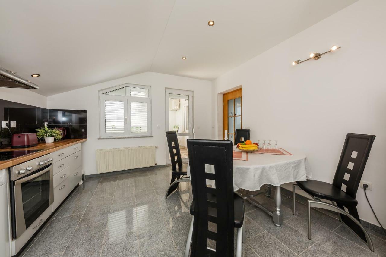 Apartman Lucija Kaštela Kültér fotó
